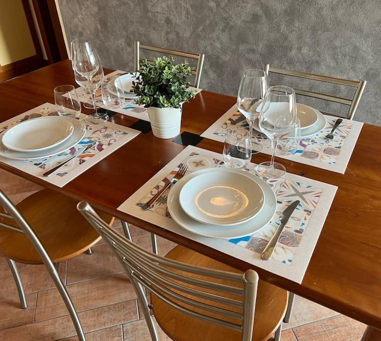 Attico In Piazza Matteotti Apartment Desenzano del Garda Bagian luar foto