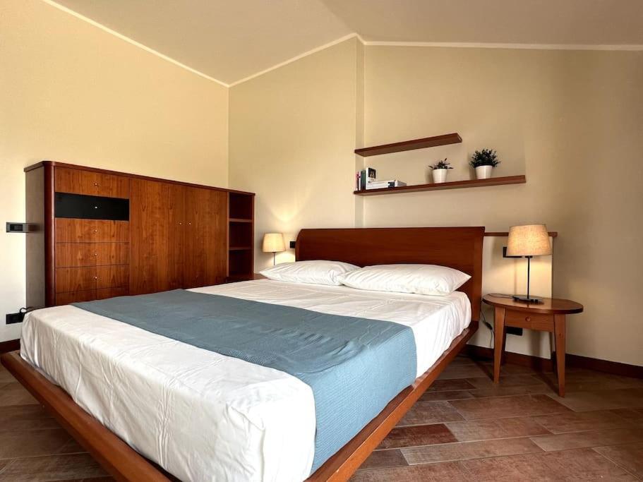 Attico In Piazza Matteotti Apartment Desenzano del Garda Bagian luar foto