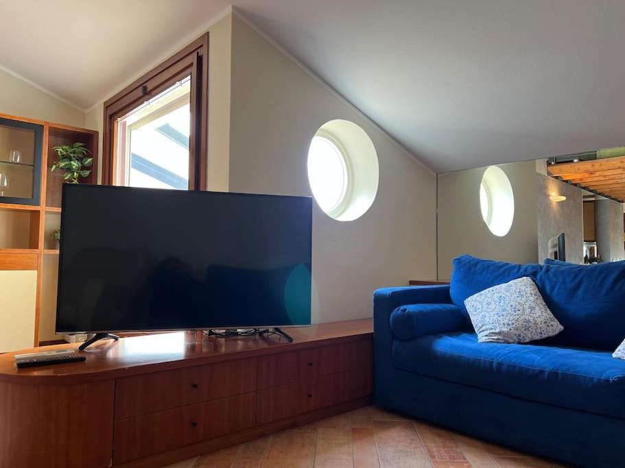 Attico In Piazza Matteotti Apartment Desenzano del Garda Bagian luar foto