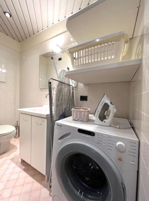Attico In Piazza Matteotti Apartment Desenzano del Garda Bagian luar foto