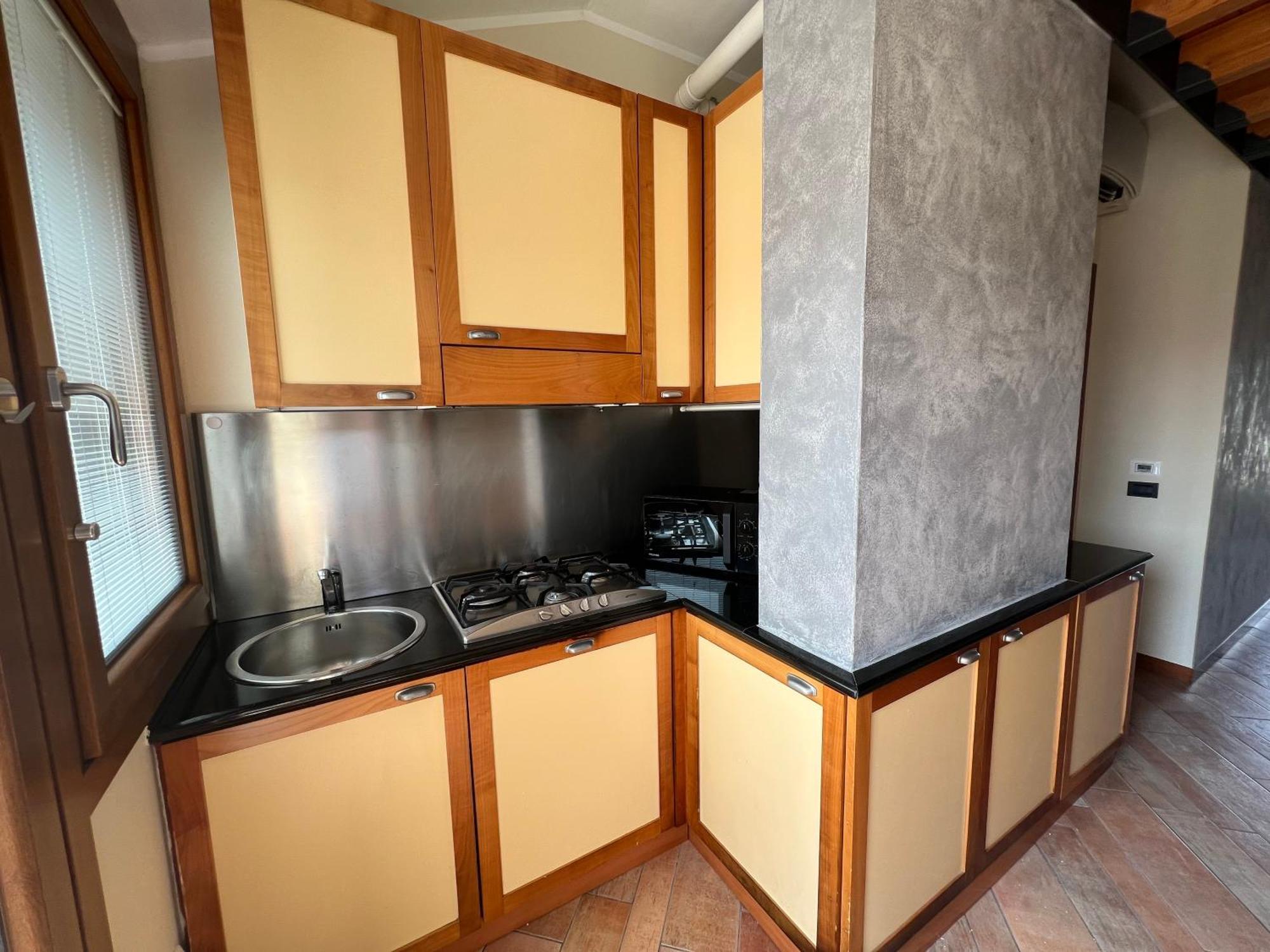 Attico In Piazza Matteotti Apartment Desenzano del Garda Bagian luar foto