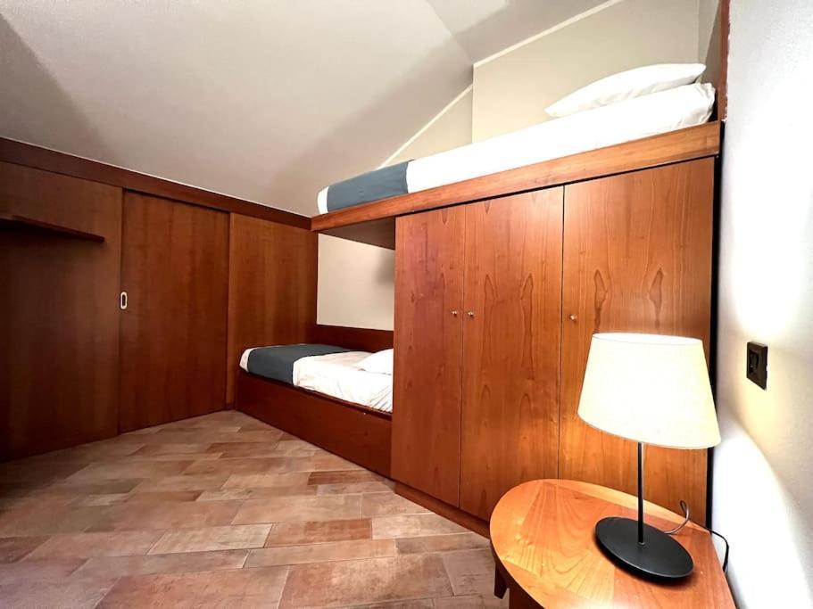 Attico In Piazza Matteotti Apartment Desenzano del Garda Bagian luar foto