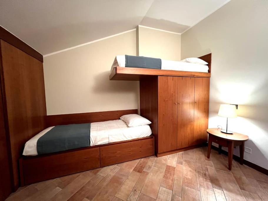 Attico In Piazza Matteotti Apartment Desenzano del Garda Bagian luar foto