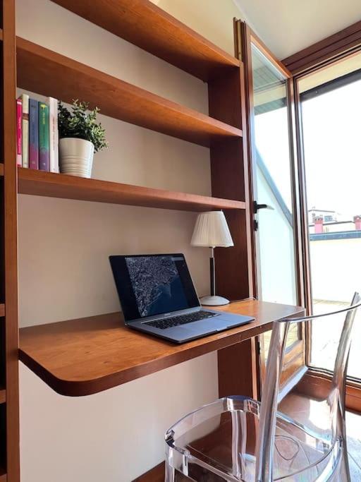 Attico In Piazza Matteotti Apartment Desenzano del Garda Bagian luar foto