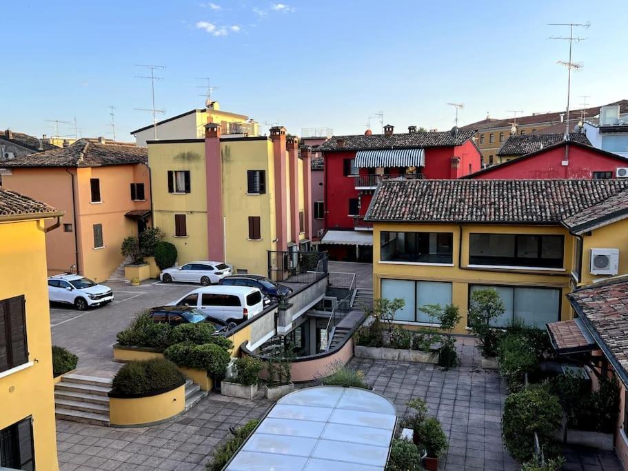 Attico In Piazza Matteotti Apartment Desenzano del Garda Bagian luar foto